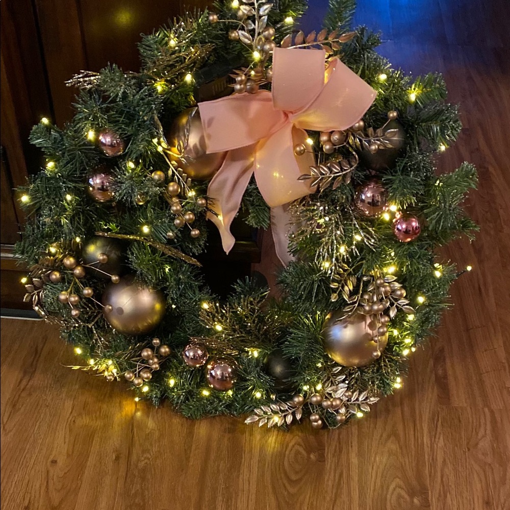 28” Decorated Pine Christmas Wreath.
